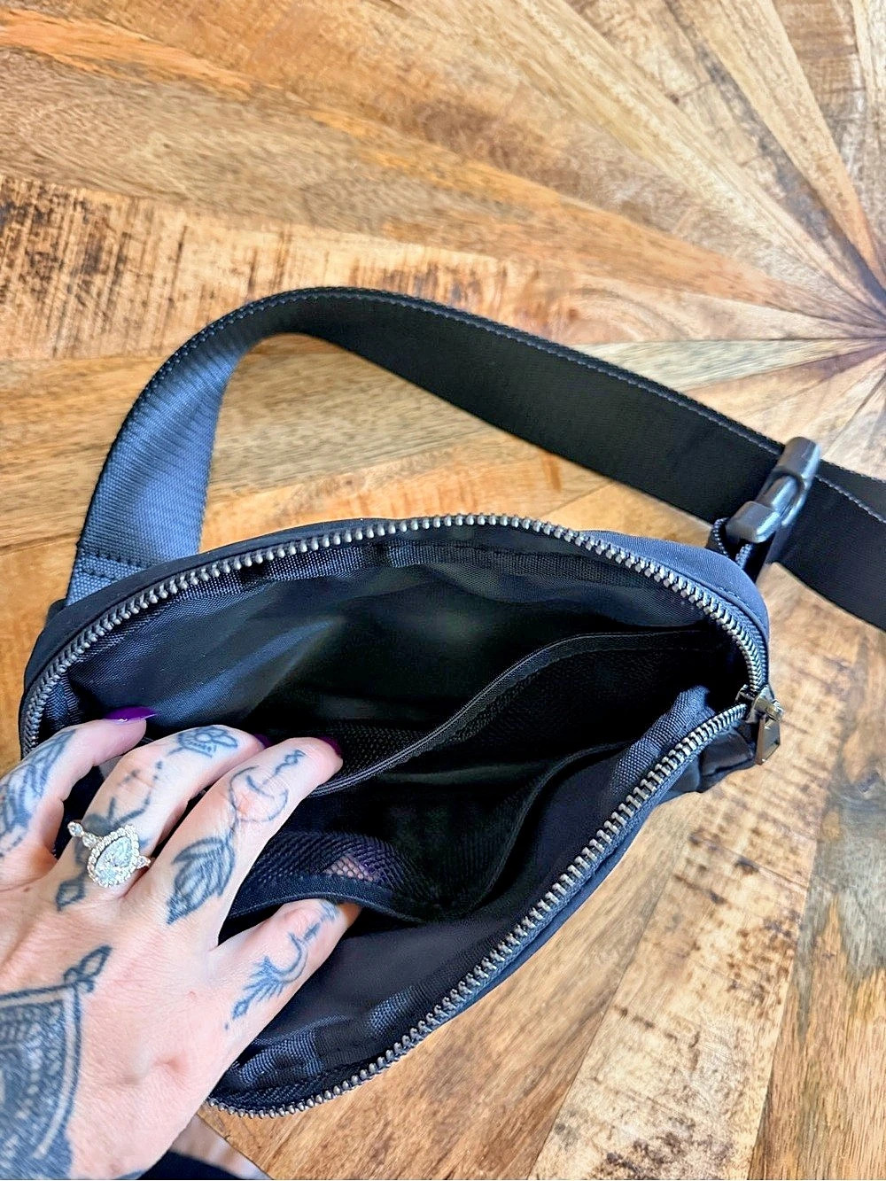 Halara Black Crossbody Bag - Picture 2 of 3